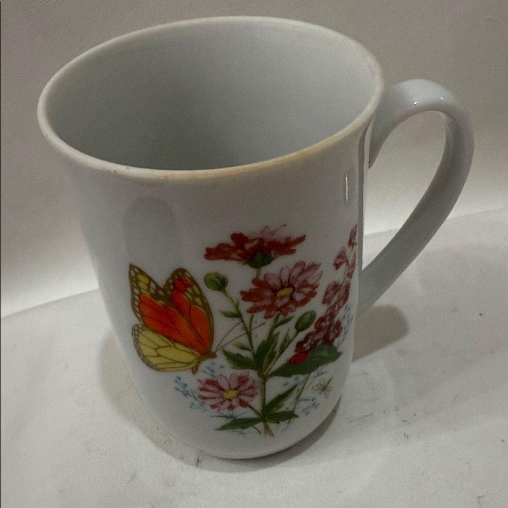 Royal Crown Vintage 12 Oz Charming Floral Butterfly Mug 4 In Tall 2 3/4 Round